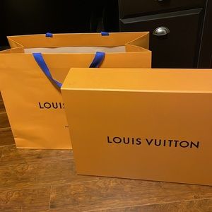Louis Vuitton empty box and bag w ribbon fits neverful